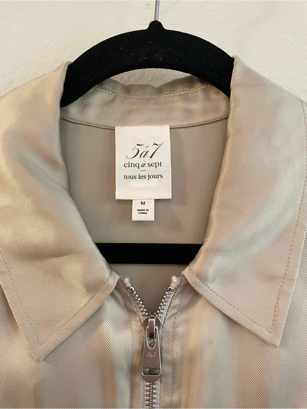 Cinq a Sept Holly Khaki Short Puff Sleeve Satin Utility Jacket Size Medium - Picture 5 of 15